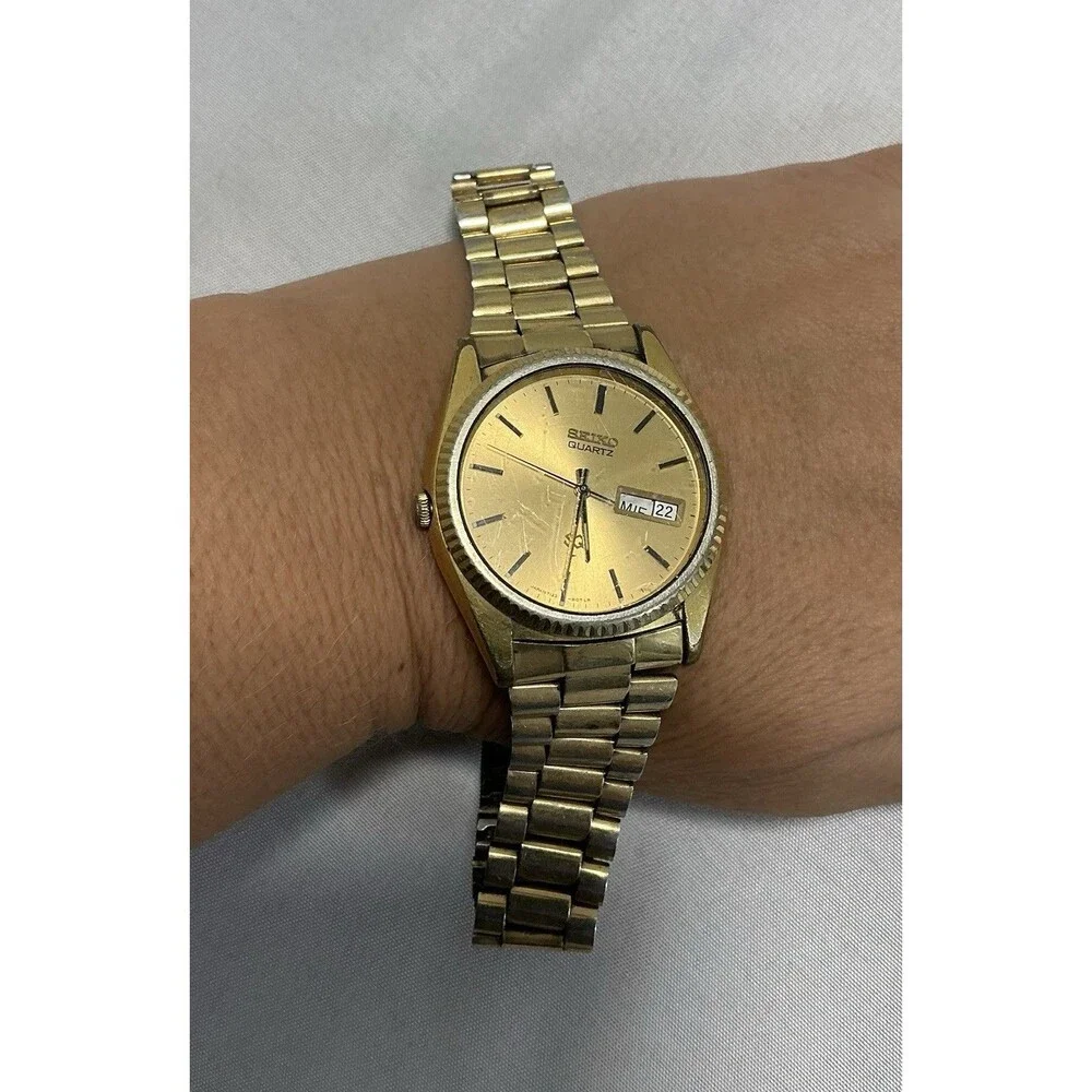 Vtg Seiko SQ Quartz Watch 7123-8059 Gold Tone Fluted Bezel Day Date President